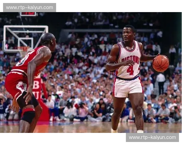 火牛对决，东决史诗：热火与公牛的恩怨情仇，谁将铸就王朝？